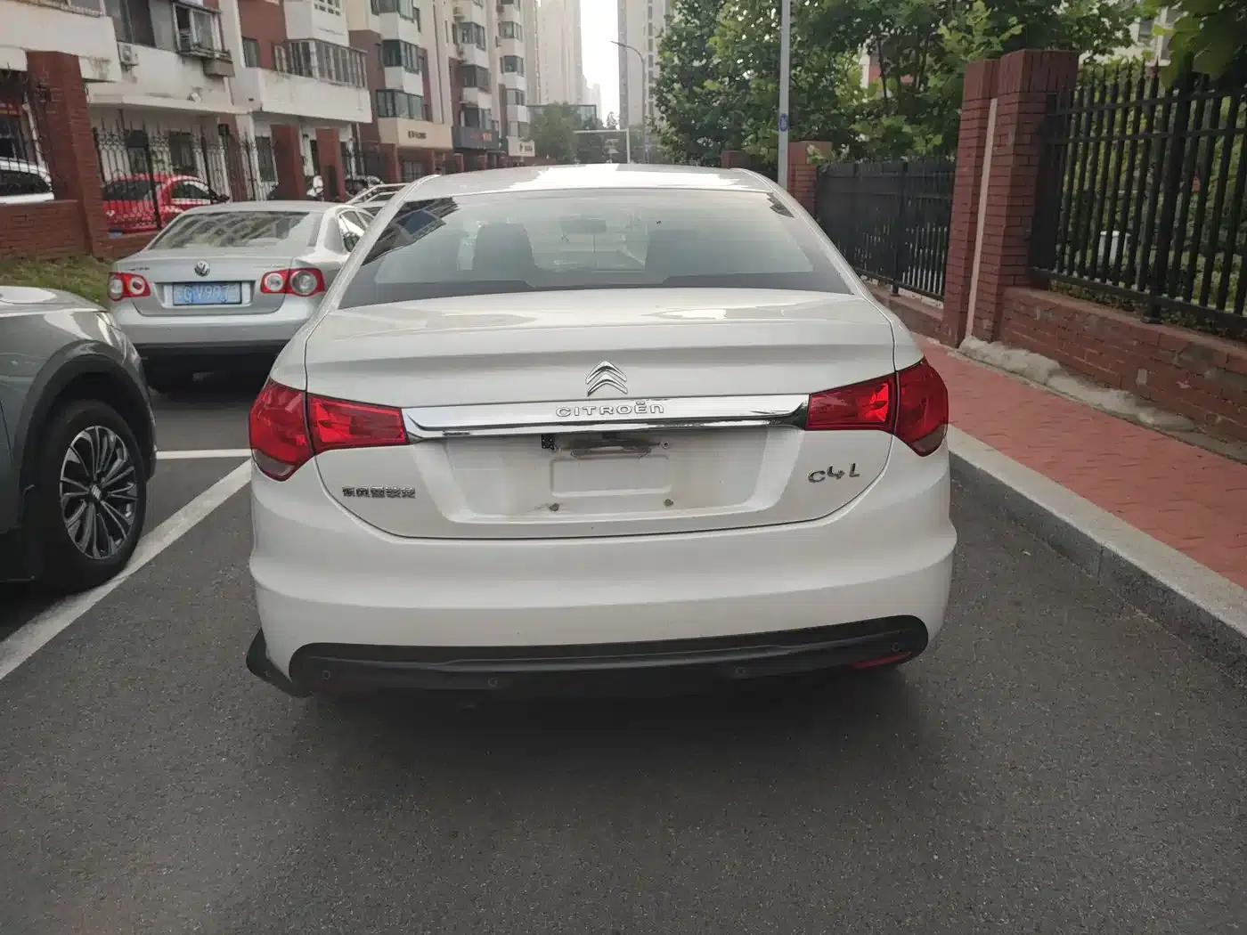 Citroën C4L 2015 1.8L Automatic Luxury Edition — миниатюра 5