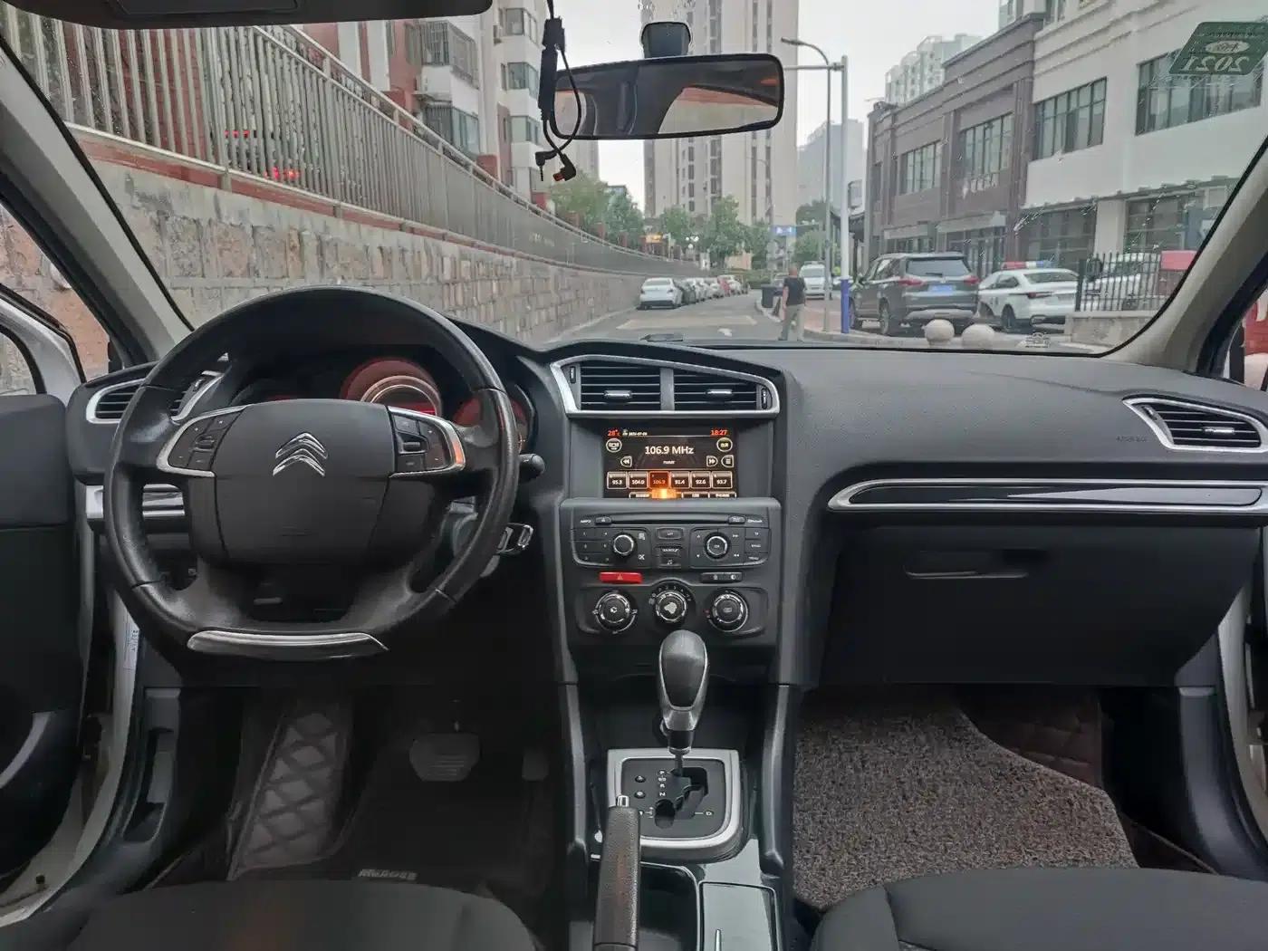 Citroën C4L 2015 1.8L Automatic Luxury Edition — миниатюра 7