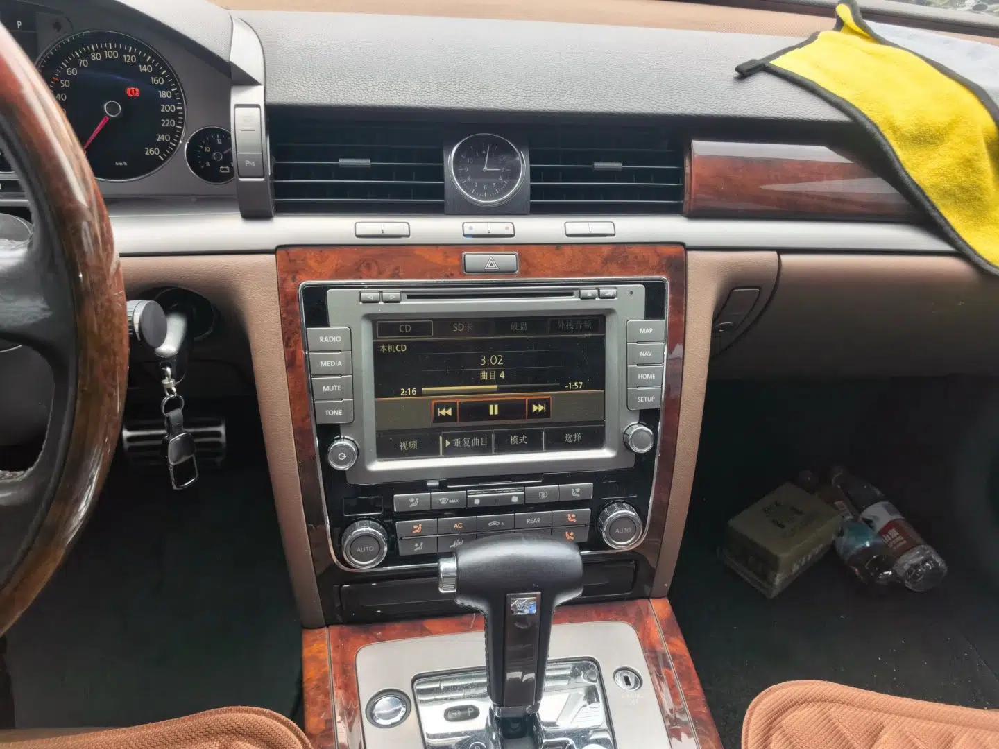 Volkswagen Phaeton 2011 3.6L V6 5-Seater Extended Comfort Version — миниатюра 13