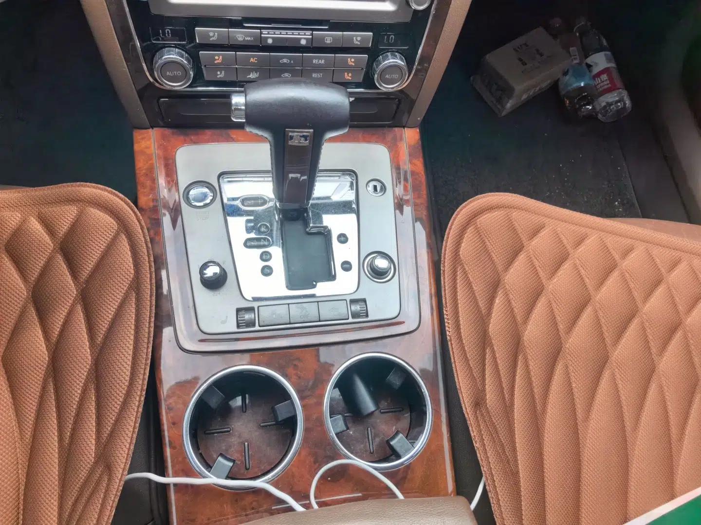 Volkswagen Phaeton 2011 3.6L V6 5-Seater Extended Comfort Version — миниатюра 14