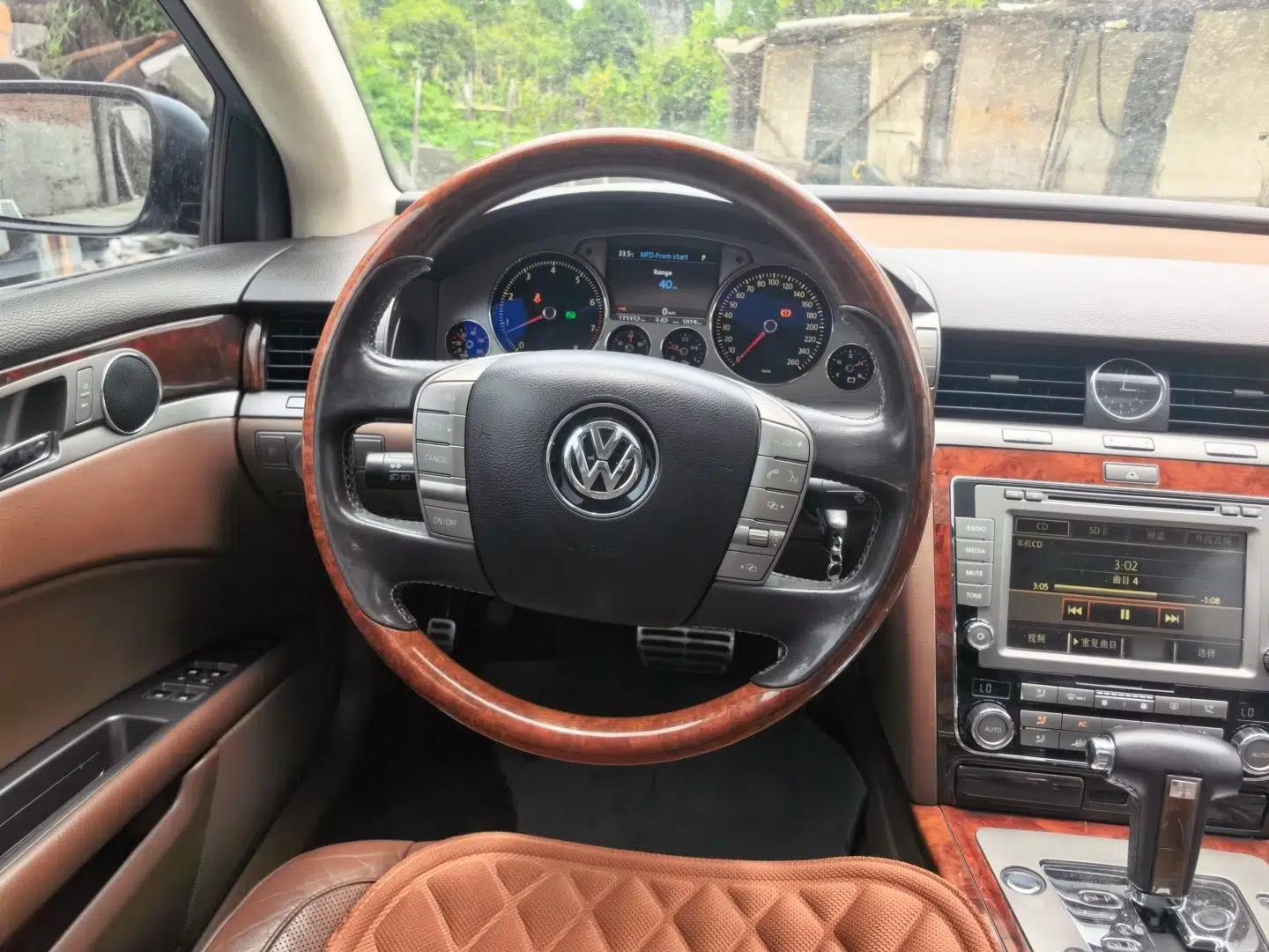 Volkswagen Phaeton 2011 3.6L V6 5-Seater Extended Comfort Version — миниатюра 10