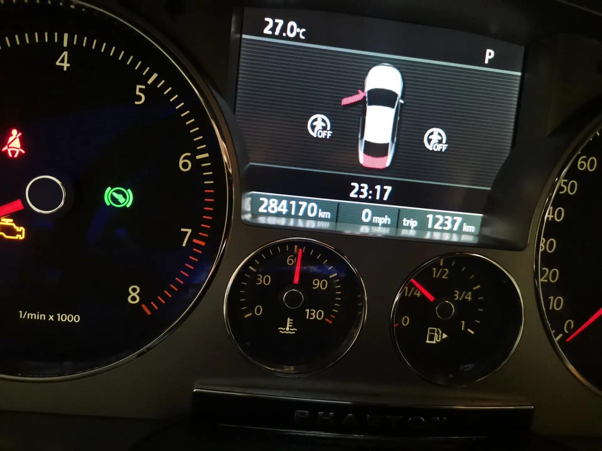Volkswagen Phaeton 2011 3.6L V6 5-Seater Extended Comfort Version — миниатюра 12