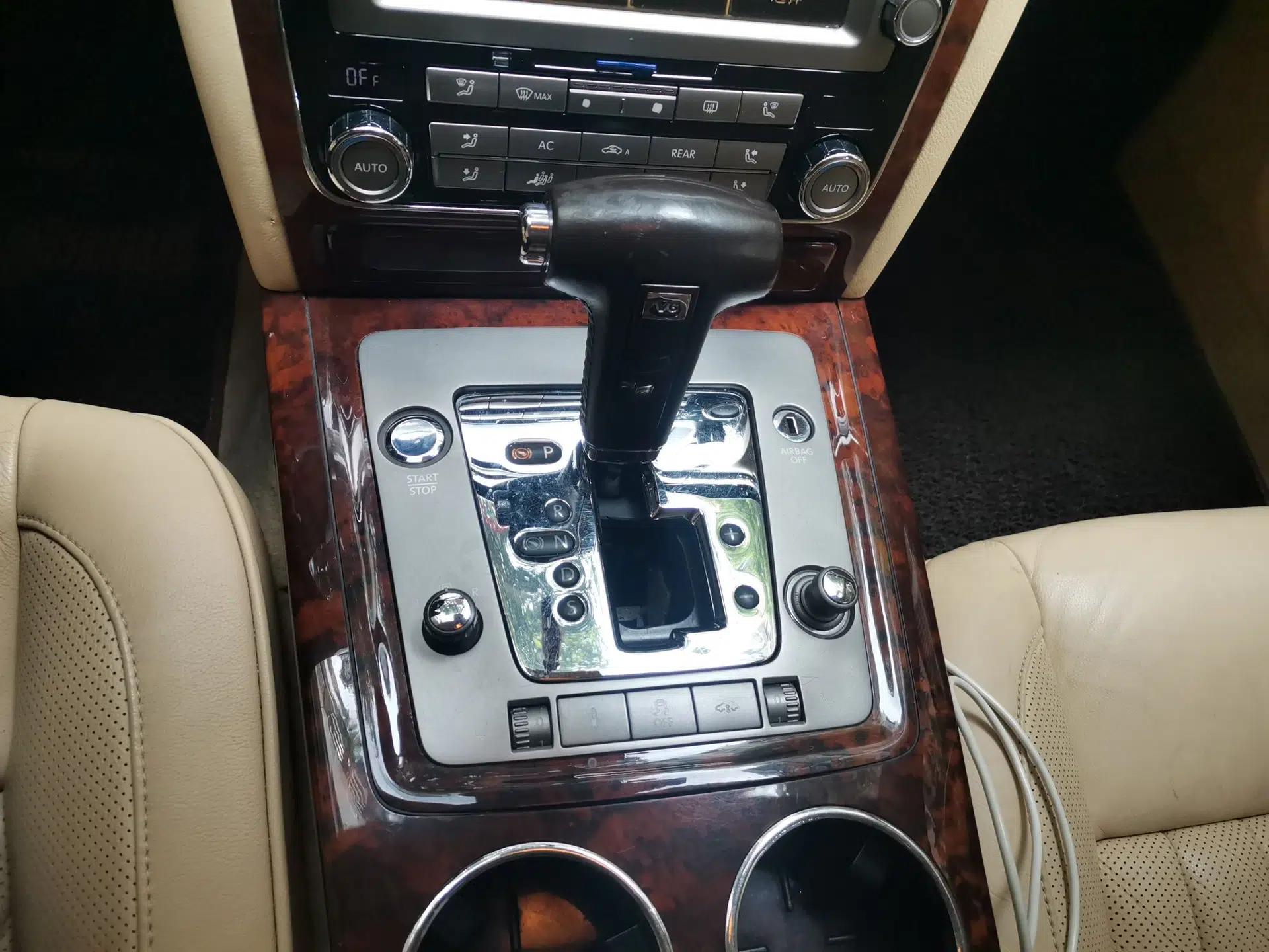 Volkswagen Phaeton 2011 3.6L V6 5-Seater Extended Comfort Version — миниатюра 14