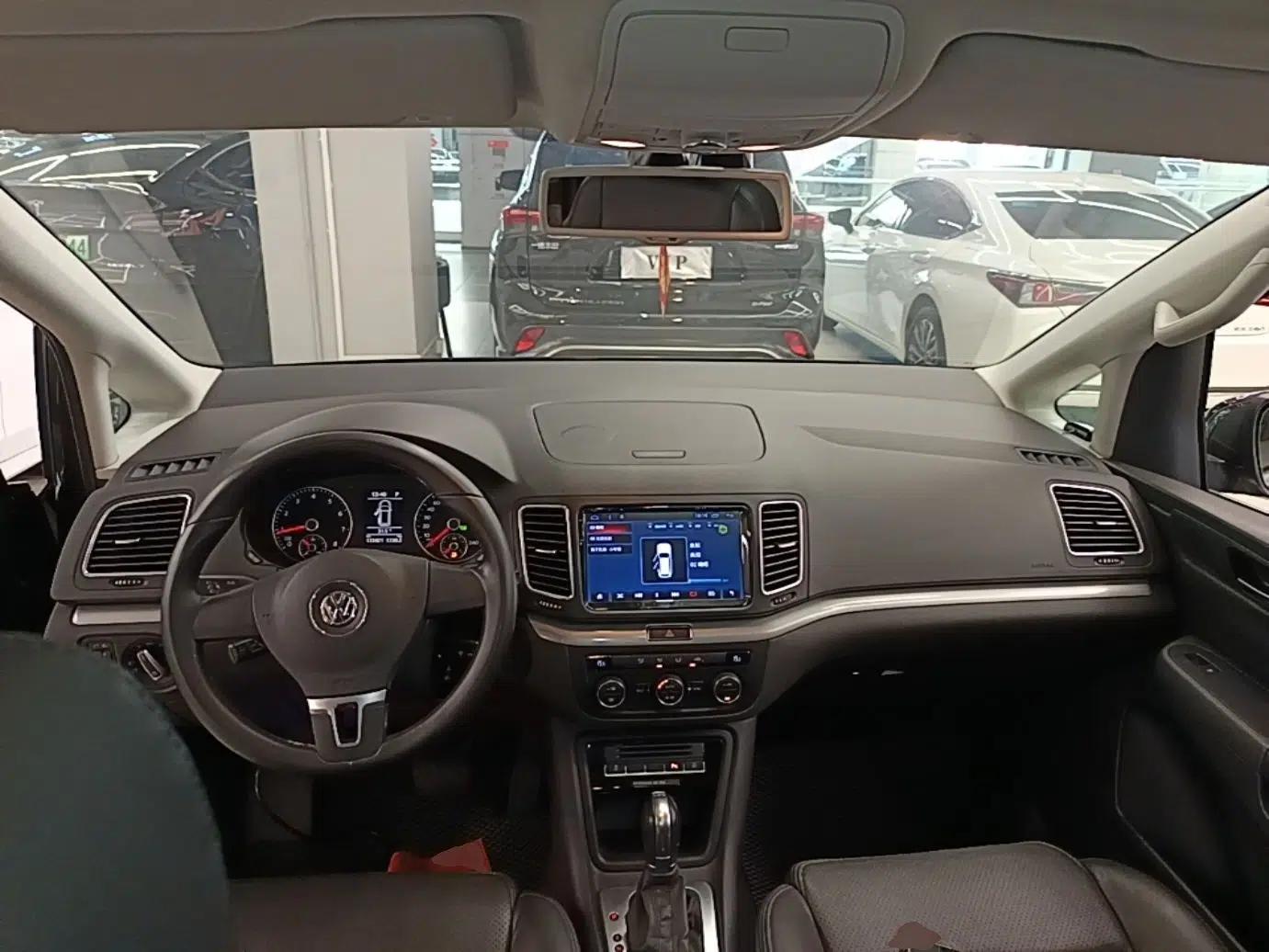 Volkswagen Sharan 2013 1.8TSI Standard Model — миниатюра 12