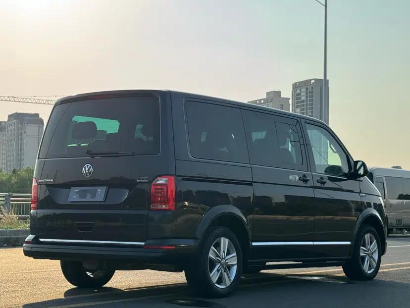 Volkswagen Multivan 2017 2.0 TSI 4x4 Prestige Edition 7-Seater — миниатюра 3