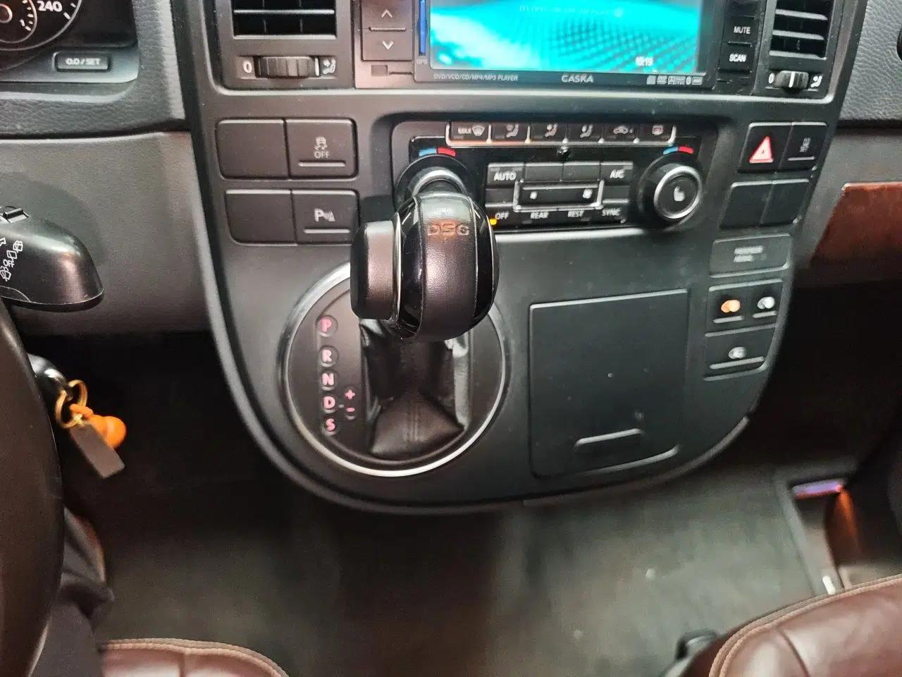 Volkswagen Multivan 2012 2.0 TSI Two-Wheel-Drive Luxury Edition — миниатюра 14