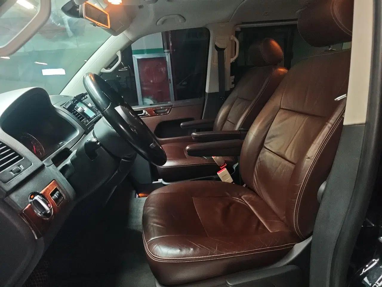 Volkswagen Multivan 2012 2.0 TSI Two-Wheel-Drive Luxury Edition — миниатюра 15