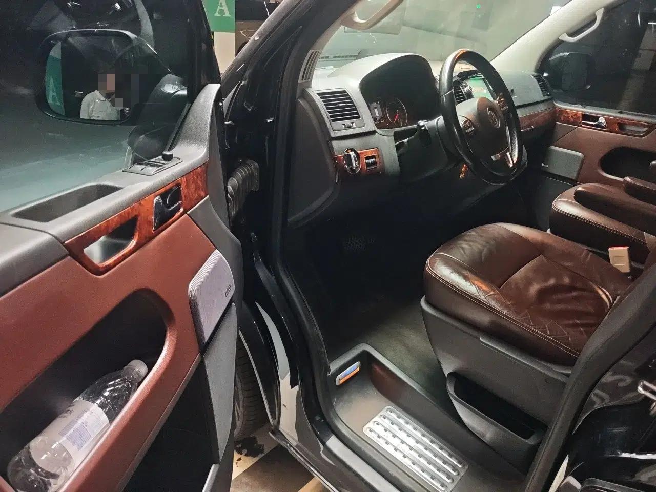 Volkswagen Multivan 2012 2.0 TSI Two-Wheel-Drive Luxury Edition — миниатюра 16