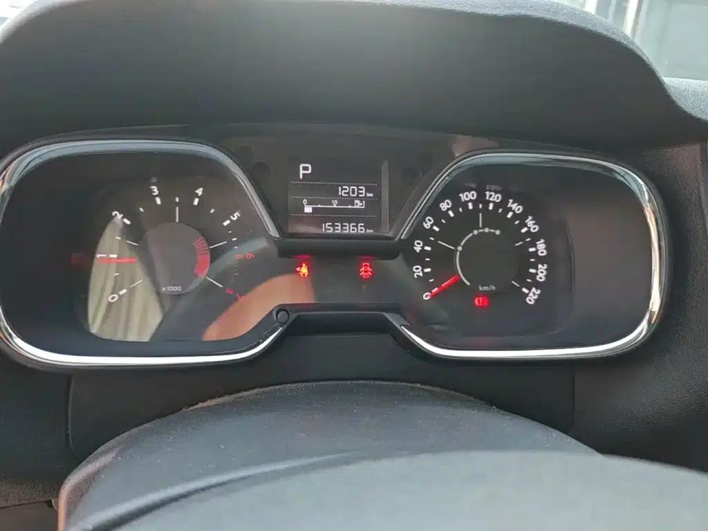Citroën C4 2018 1.6L Automatic Luxury — миниатюра 12