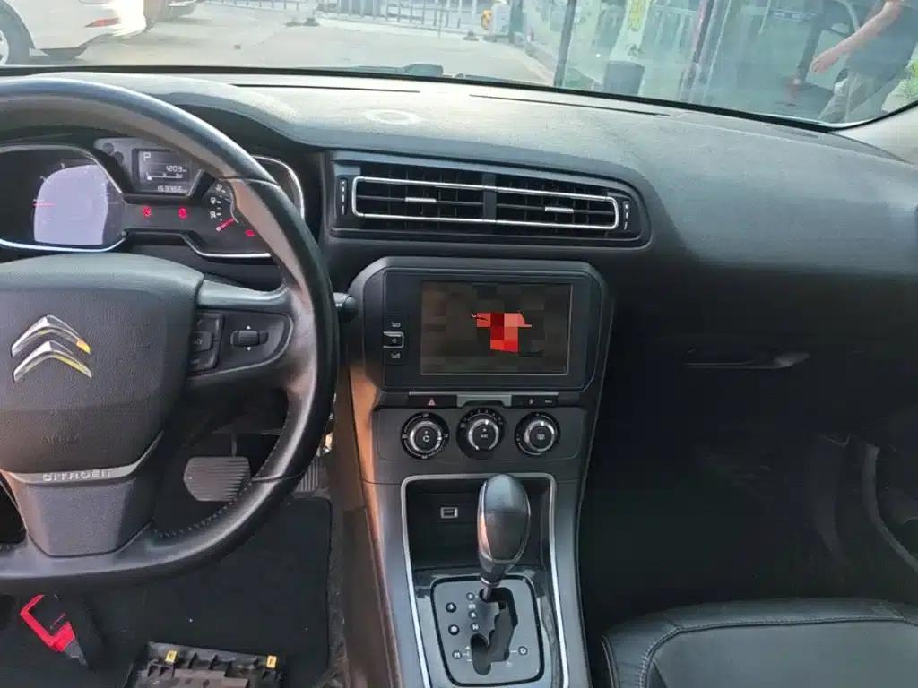 Citroën C4 2018 1.6L Automatic Luxury — миниатюра 13