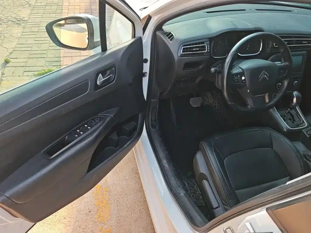 Citroën C4 2018 1.6L Automatic Luxury — миниатюра 16