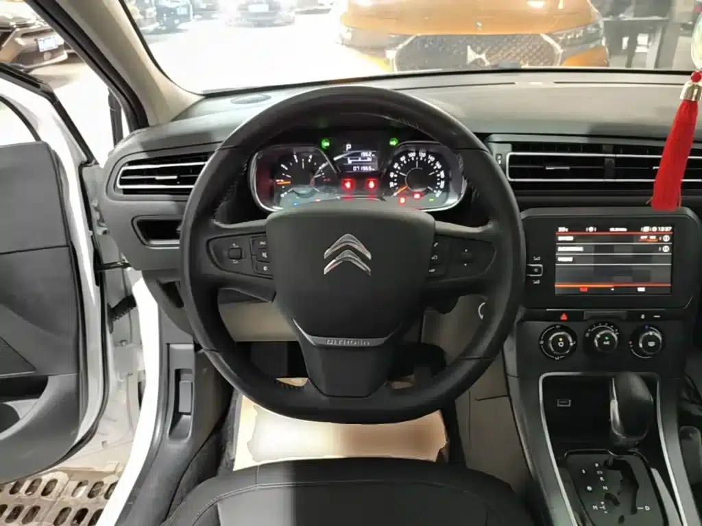 Citroën C4 2018 1.6L Automatic Luxury — миниатюра 11