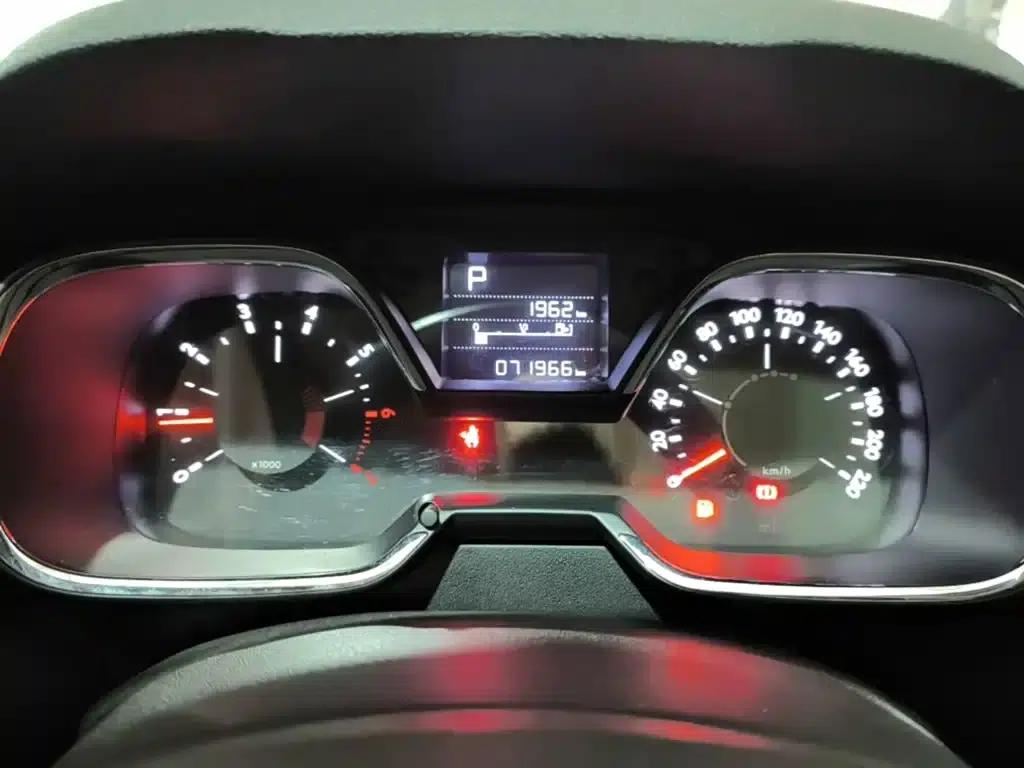 Citroën C4 2018 1.6L Automatic Luxury — миниатюра 12