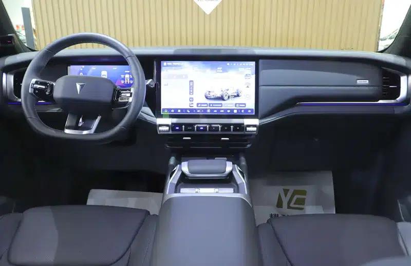 Dark Blue G318 2024 Model, 4WD Air Suspension Version — миниатюра 10