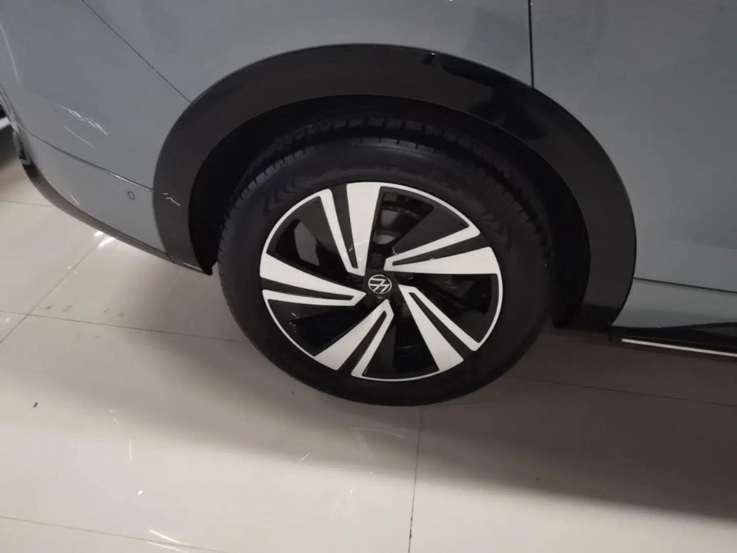 Volkswagen Tavendor 2023 380TSI Four-Wheel Drive R-Line Cruise Edition — миниатюра 11