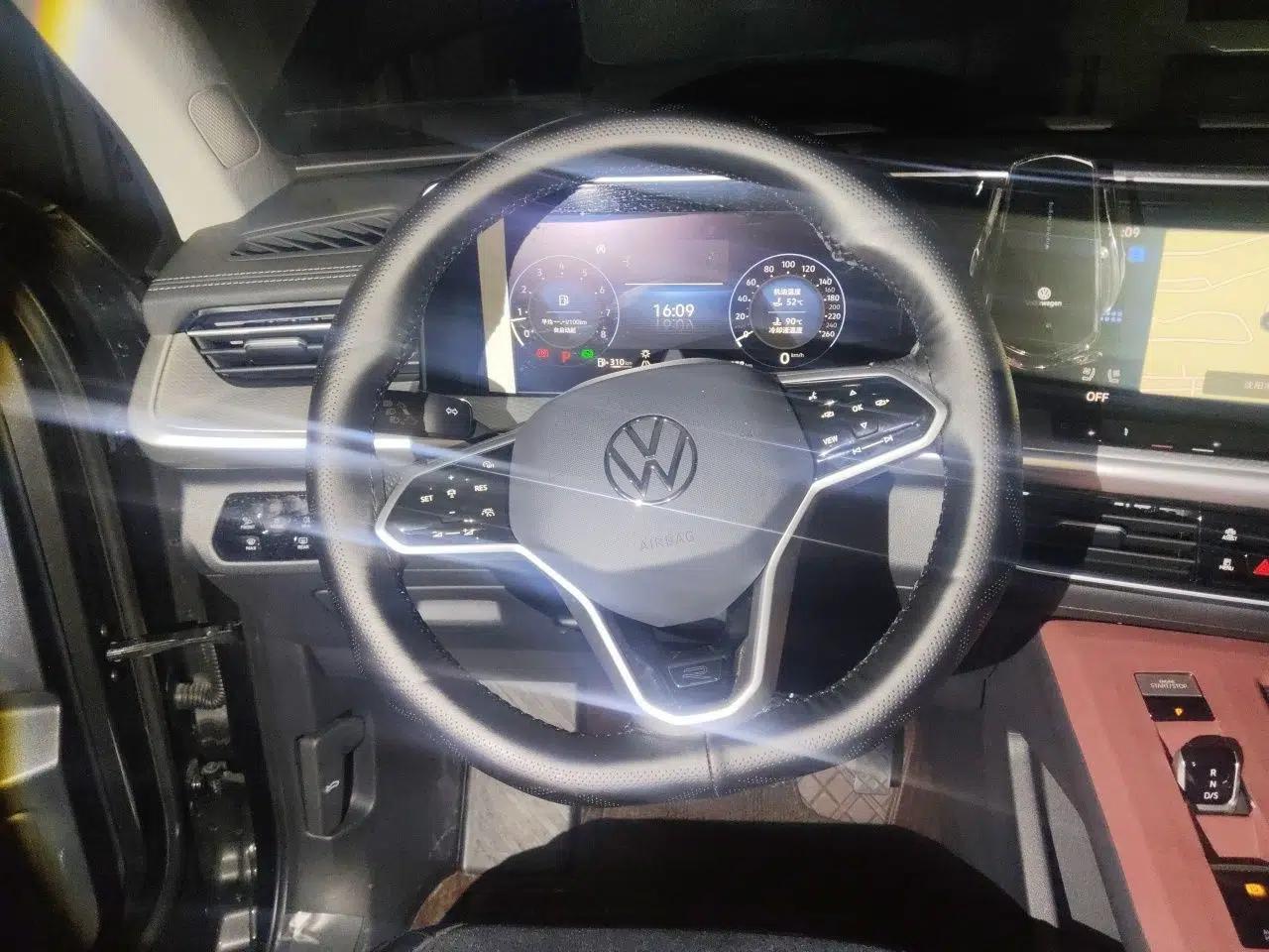Volkswagen Tavendor 2024 Facelifted 380TSI All-Wheel Drive R-Line Cruise Premium Edition — миниатюра 10
