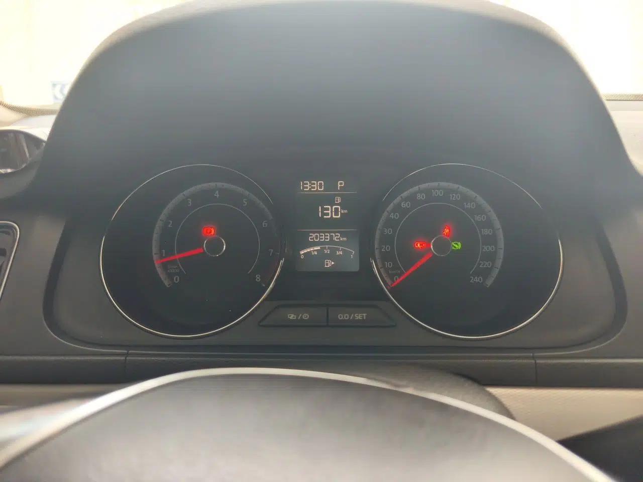 Volkswagen Cross Lavida 2016 1.6L Automatic Luxury Edition — миниатюра 12