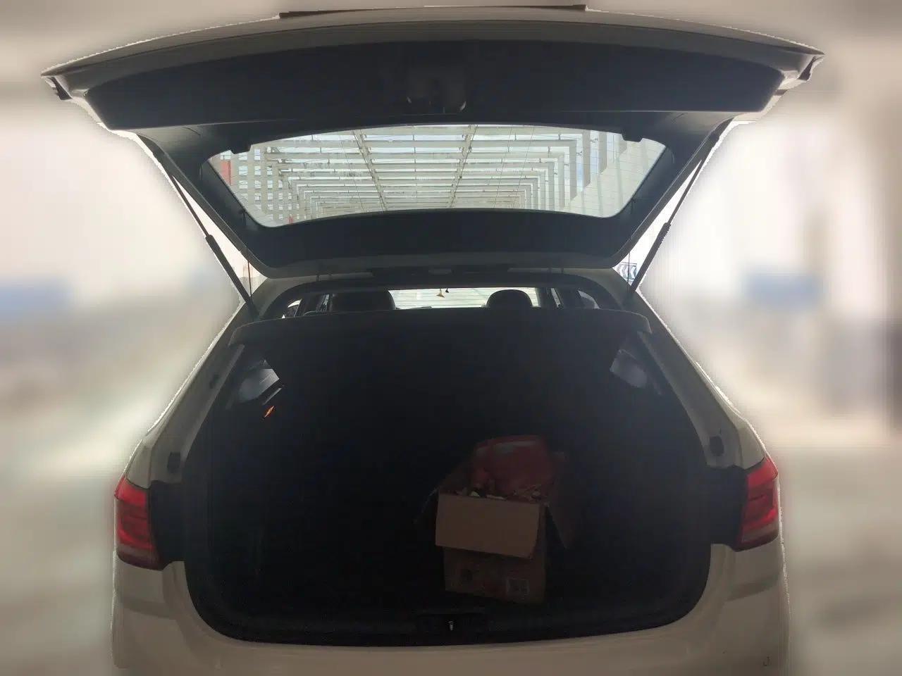Volkswagen Cross Lavida 2016 1.6L Automatic Luxury Edition — миниатюра 19