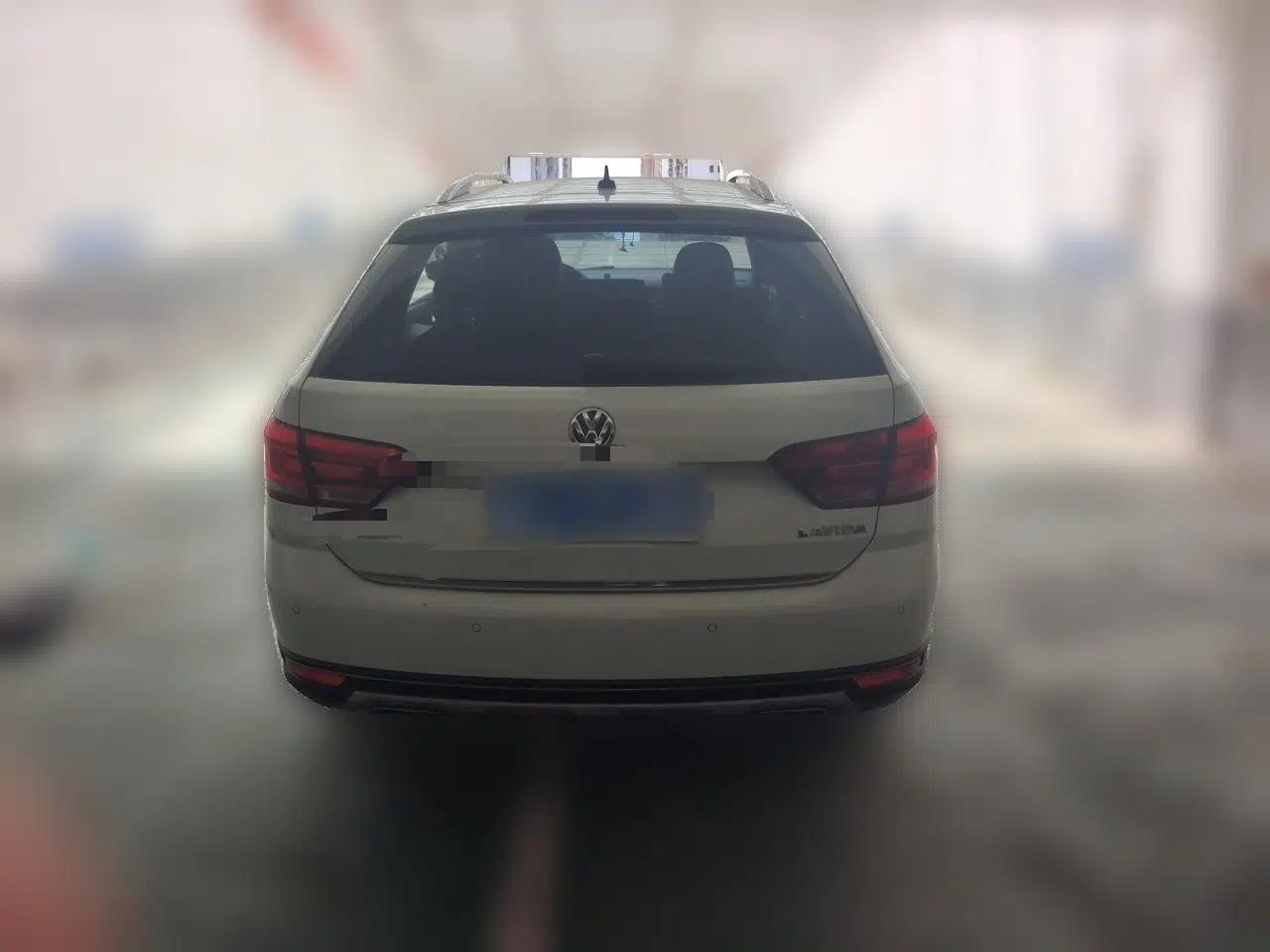 Volkswagen Cross Lavida 2016 1.6L Automatic Luxury Edition — миниатюра 5