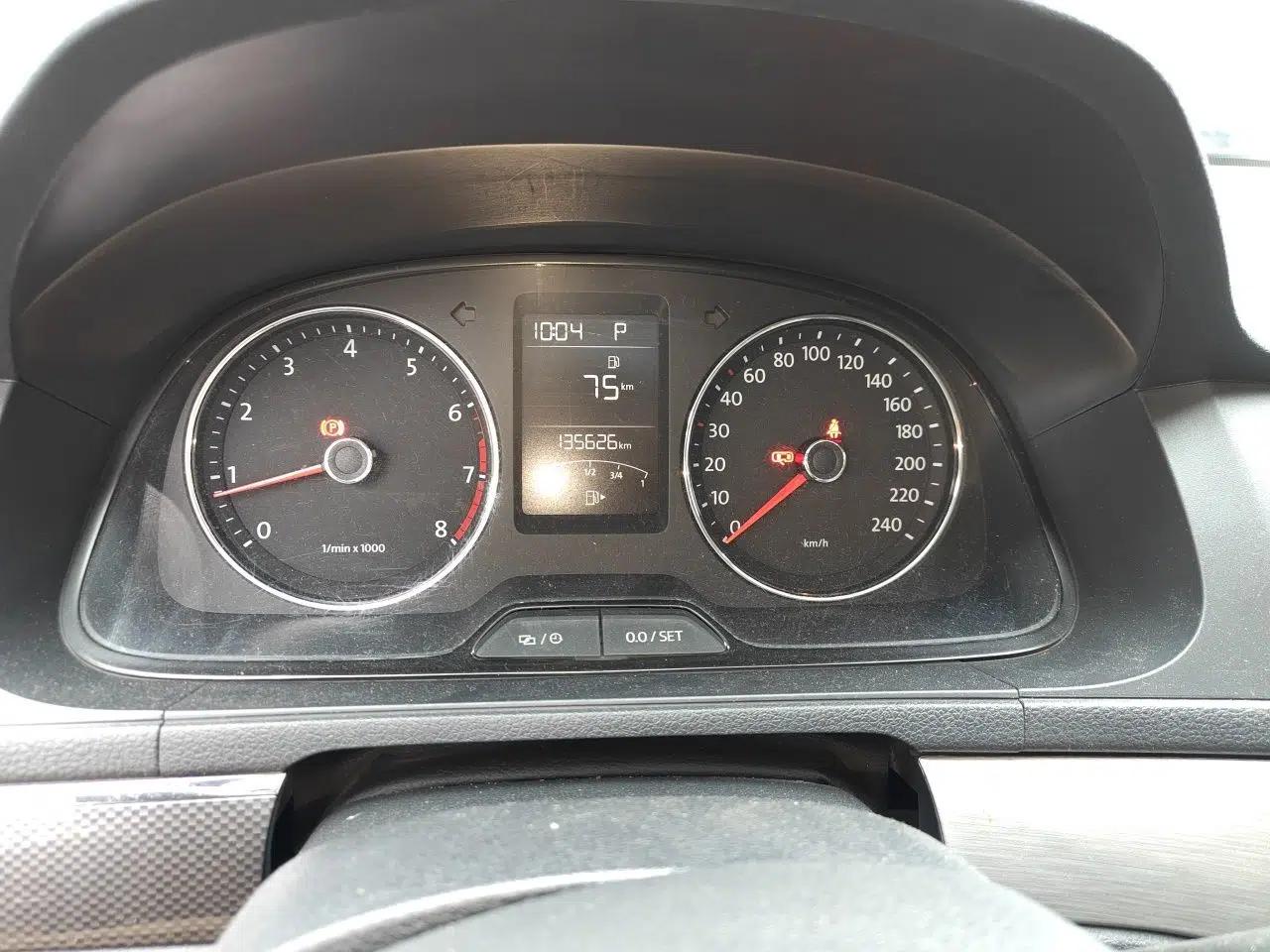 Volkswagen Cross Lavida 2014 1.6L Automatic — миниатюра 11