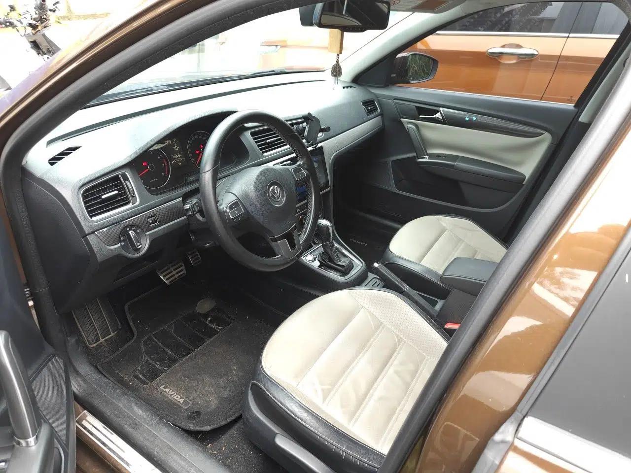 Volkswagen Cross Lavida 2014 1.6L Automatic — миниатюра 16