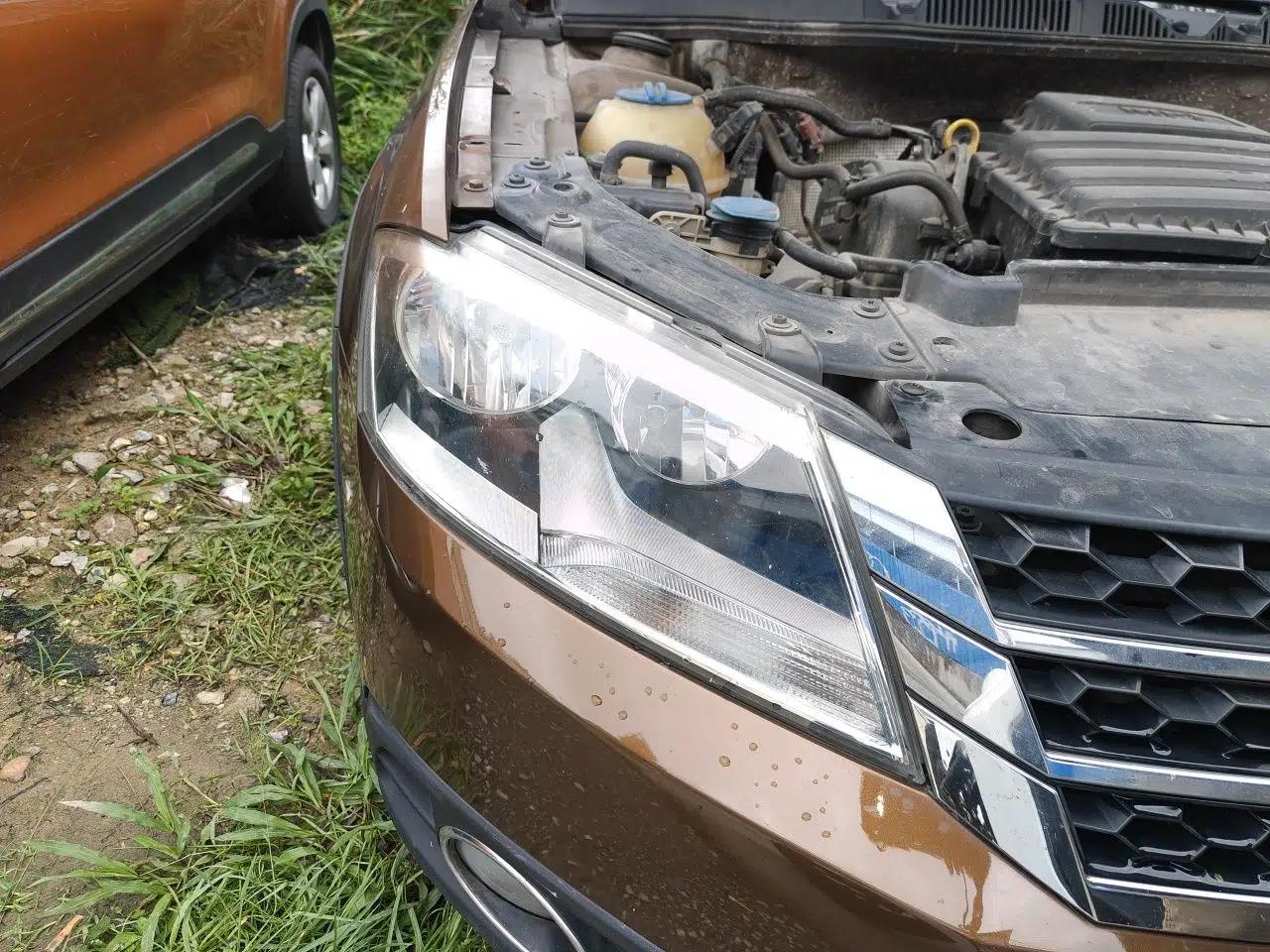 Volkswagen Cross Lavida 2014 1.6L Automatic — миниатюра 7