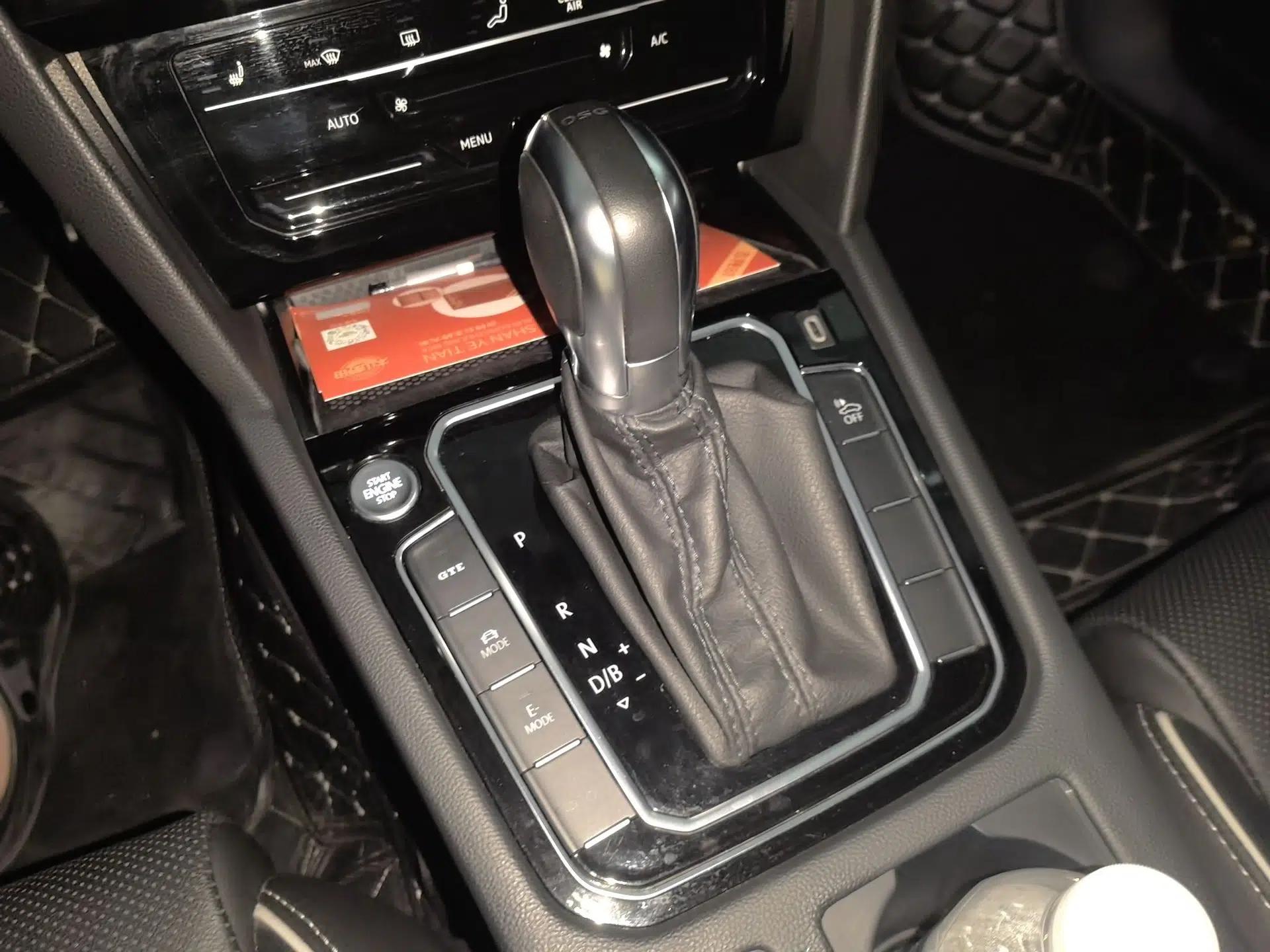Volkswagen Magotan GTE Plug-in Hybrid 2022 GTE Luxury Model — миниатюра 14
