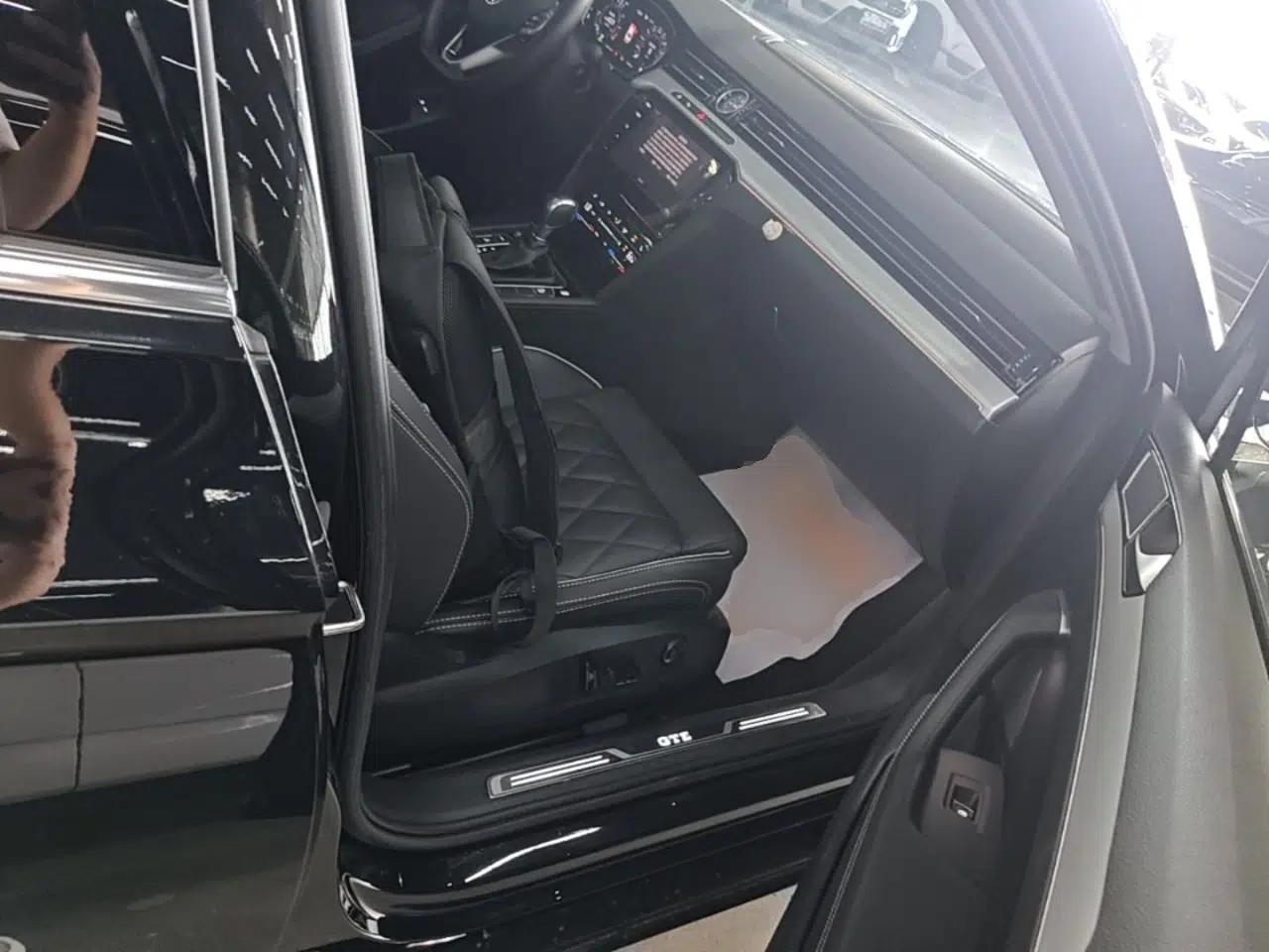 Volkswagen Magotan GTE Plug-in Hybrid 2022 GTE Prestige Model — миниатюра 19