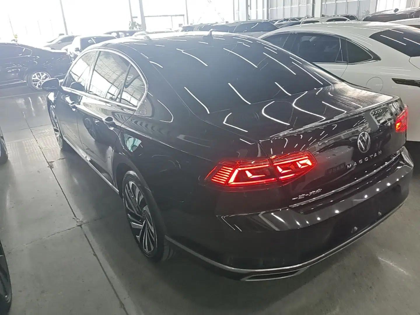 Volkswagen Magotan GTE Plug-in Hybrid 2022 GTE Prestige Model — миниатюра 4