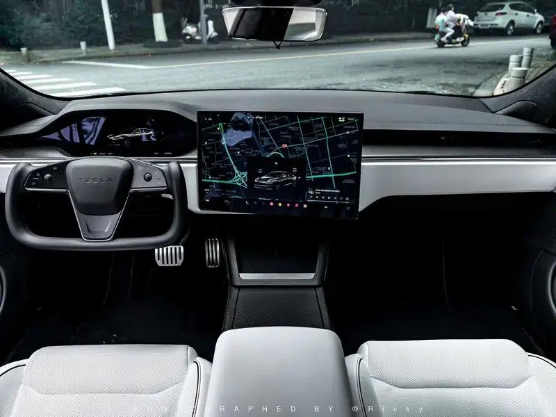 2023 Model S Plaid Tri-Motor All-Wheel Drive — миниатюра 12