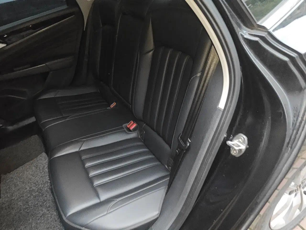 Volkswagen Passat New Energy 2020 430 PHEV Hybrid Elite Edition China VI Standard — миниатюра 17