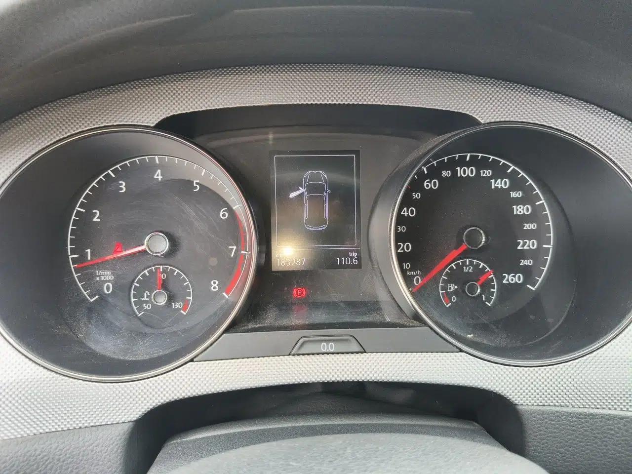 Volkswagen Golf Sportsvan 2016 230TSI Manual Entry-Level Trim — миниатюра 11