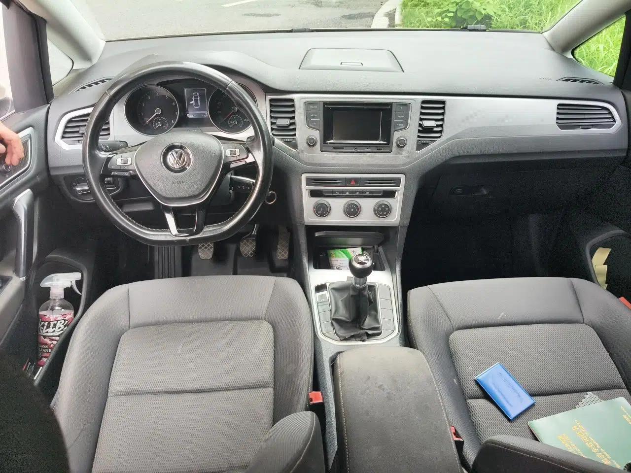 Volkswagen Golf Sportsvan 2016 230TSI Manual Entry-Level Trim — миниатюра 9