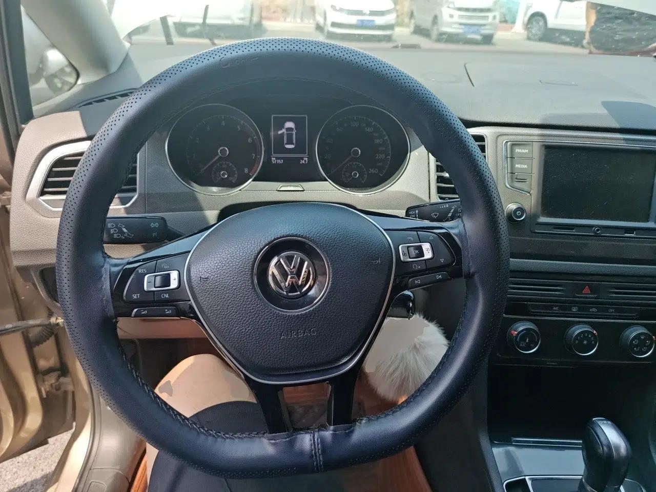 Volkswagen Golf Sportsvan 2016 230TSI Automatic Trend Edition — миниатюра 10