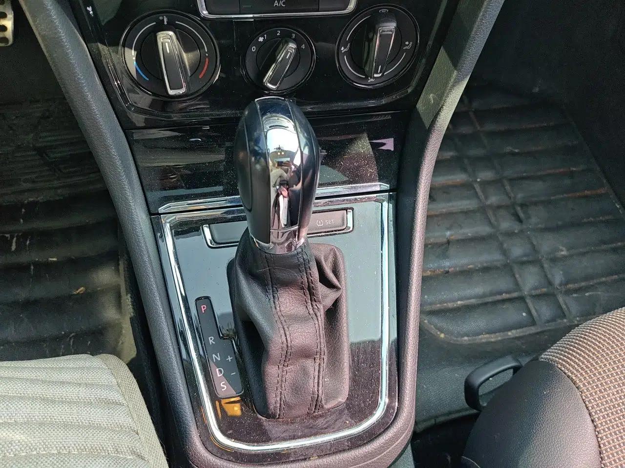 Volkswagen C-TREK 2017 1.6L Automatic Comfort Model — миниатюра 14