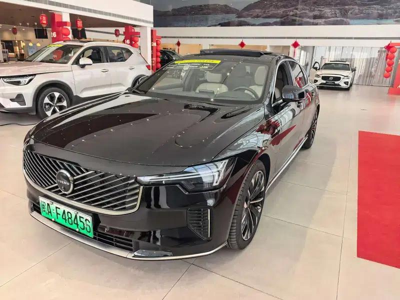 2026 Volvo S90 PHEV T8 AWD Long Range Smart Luxury Edition — миниатюра 1