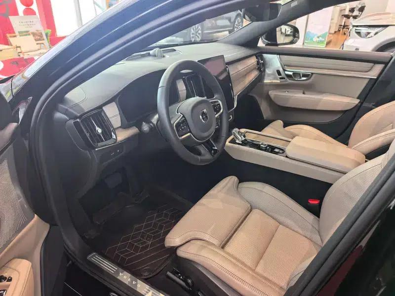 2026 Volvo S90 PHEV T8 AWD Long Range Smart Luxury Edition — миниатюра 12