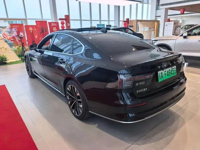2026 Volvo S90 PHEV T8 AWD Long Range Smart Luxury Edition — миниатюра 5
