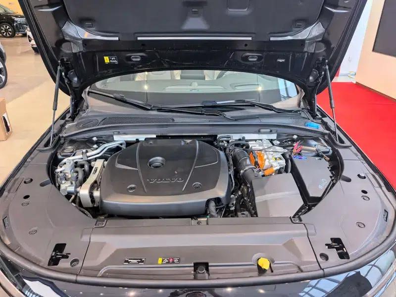 2026 Volvo S90 PHEV T8 AWD Long Range Smart Luxury Edition — миниатюра 9