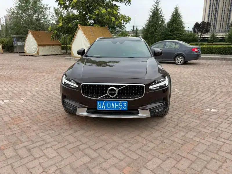 2017 Volvo V90 Cross Country T5 AWD Smart Edition — миниатюра 2