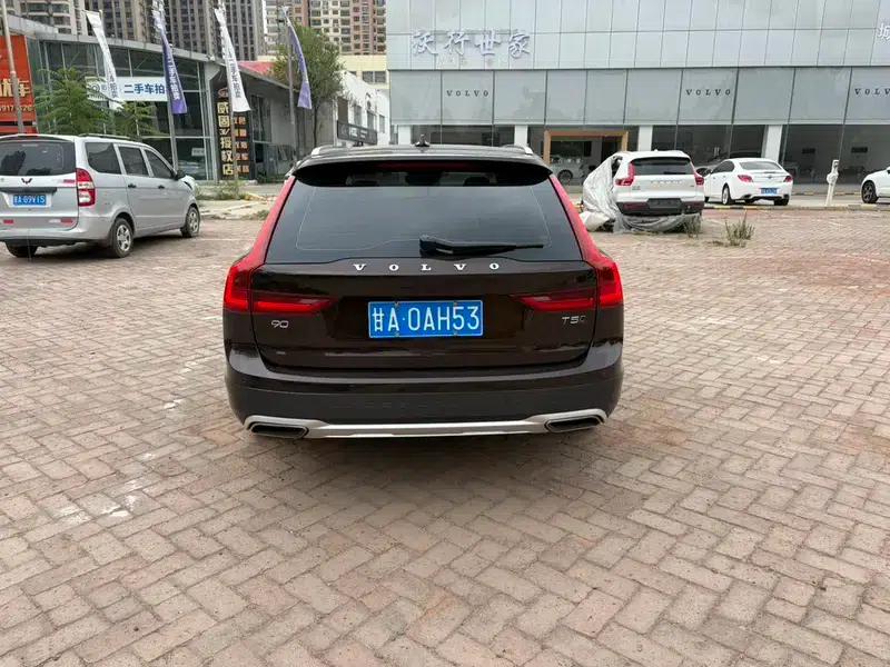 2017 Volvo V90 Cross Country T5 AWD Smart Edition — миниатюра 4