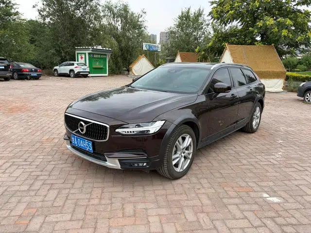 2017 Volvo V90 Cross Country T5 AWD Smart Edition