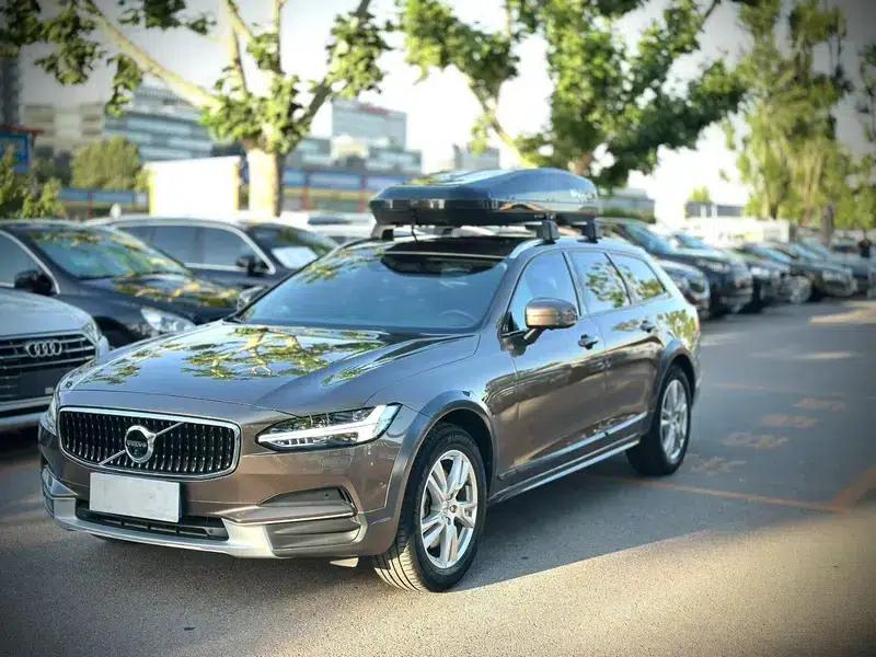 2017 Volvo V90 Cross Country T5 AWD Smart Edition — миниатюра 1