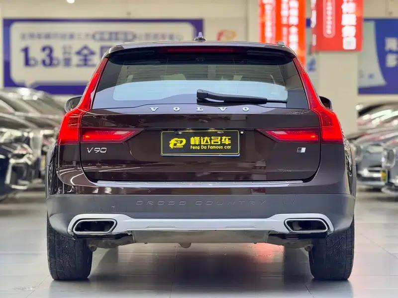 2017 Volvo V90 Cross Country T5 AWD Smart Edition — миниатюра 4