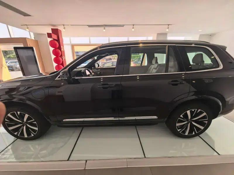 Volvo XC90 PHEV 2025 E-Drive Hybrid T8 Long Range Premium Luxury Edition 7-Seater — миниатюра 4