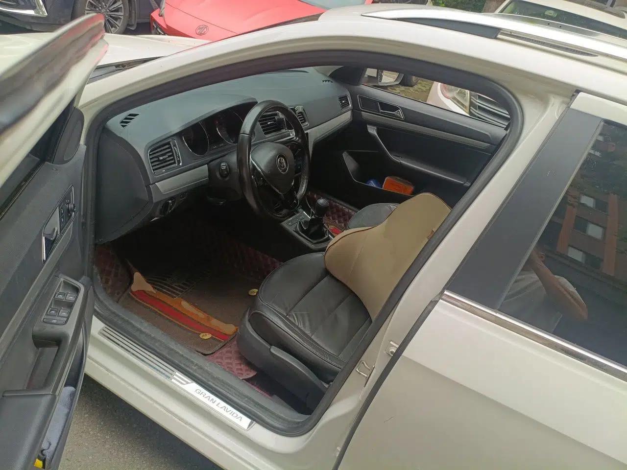 Volkswagen Gran Lavida 2015 1.6L Manual Comfort Edition — миниатюра 16