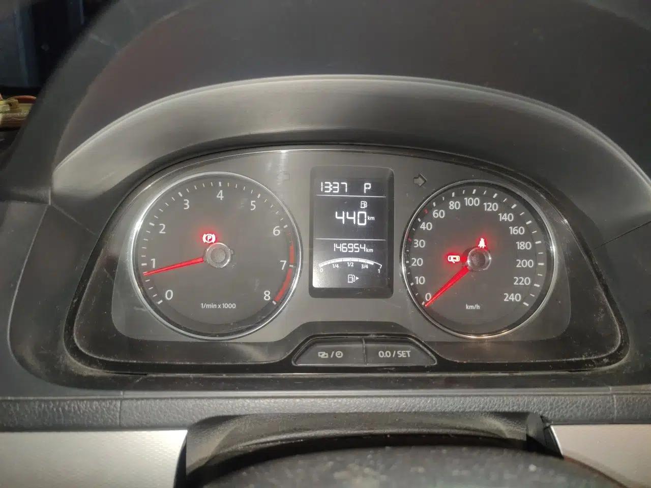 Volkswagen Gran Lavida 2013 1.6L Automatic Comfort Model — миниатюра 11