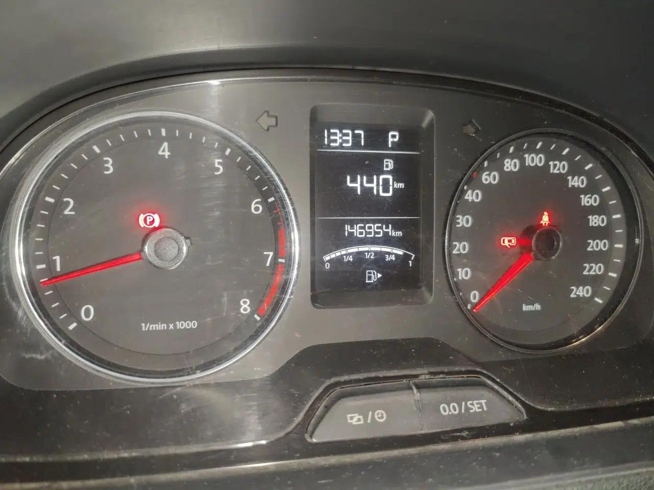 Volkswagen Gran Lavida 2013 1.6L Automatic Comfort Model — миниатюра 12