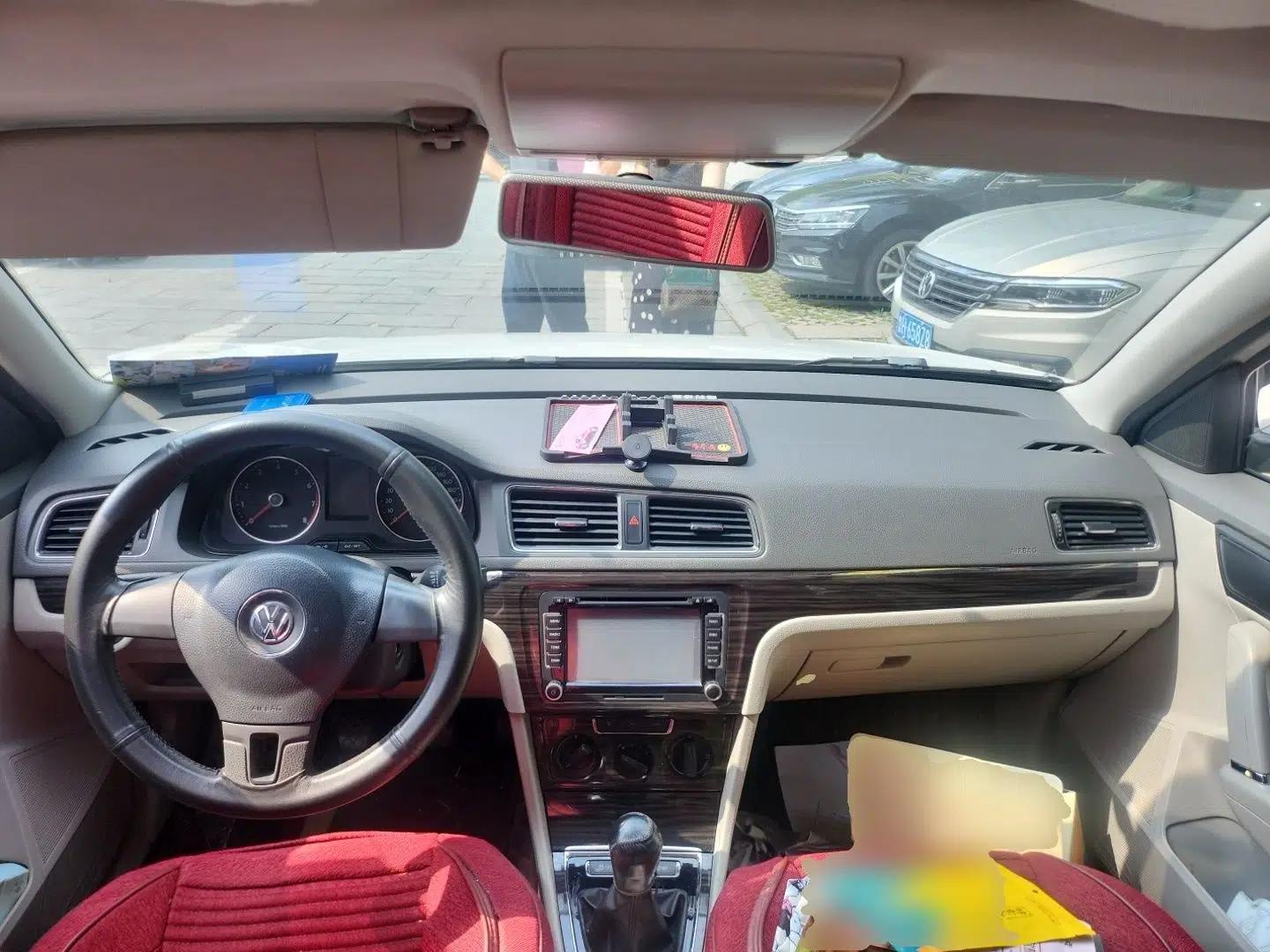 Volkswagen Gran Lavida 2013 1.6L Manual Comfort Model — миниатюра 9