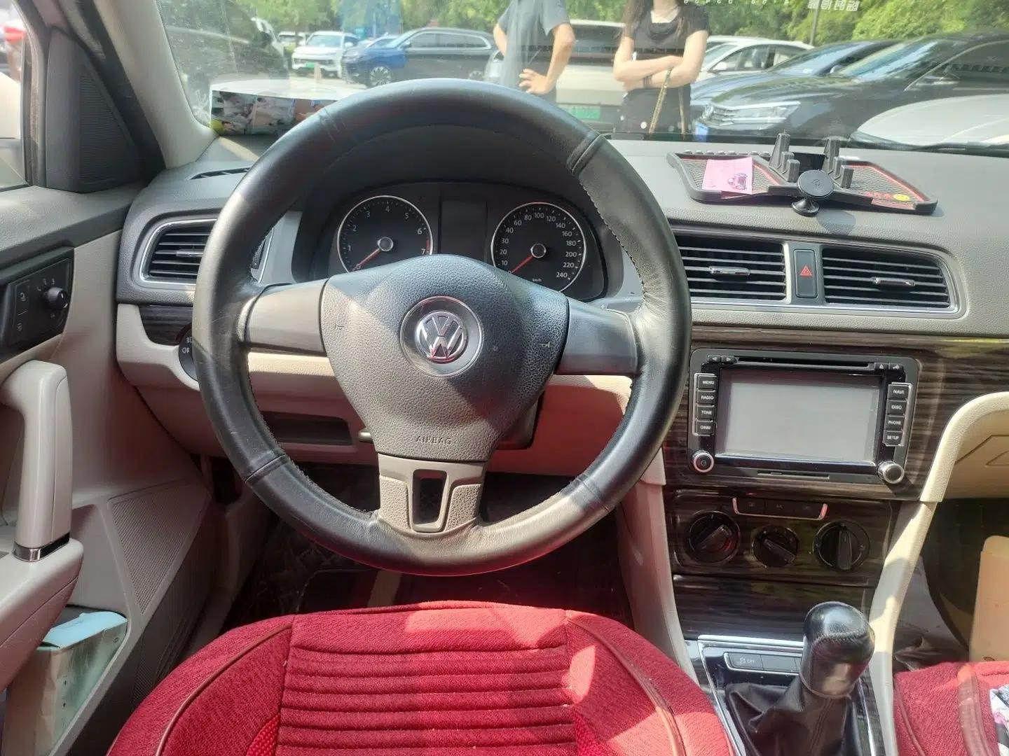 Volkswagen Gran Lavida 2013 1.6L Manual Comfort Model — миниатюра 10